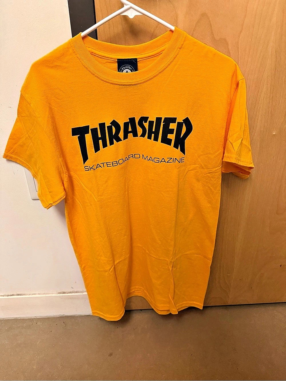 Thrasher Skateboard Magazine Logo Short Sleeve Tee in Orange Like New